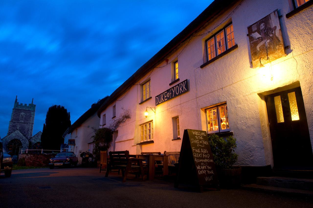 Duke Of York Hotel Dolton Exterior foto